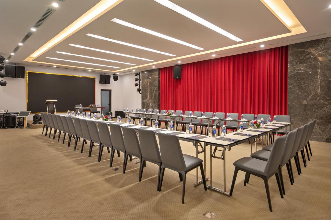Golden Lotus Grand Da Nang - Panoramic Rooftop Bar & Daily Afternoon Tea Exterior photo