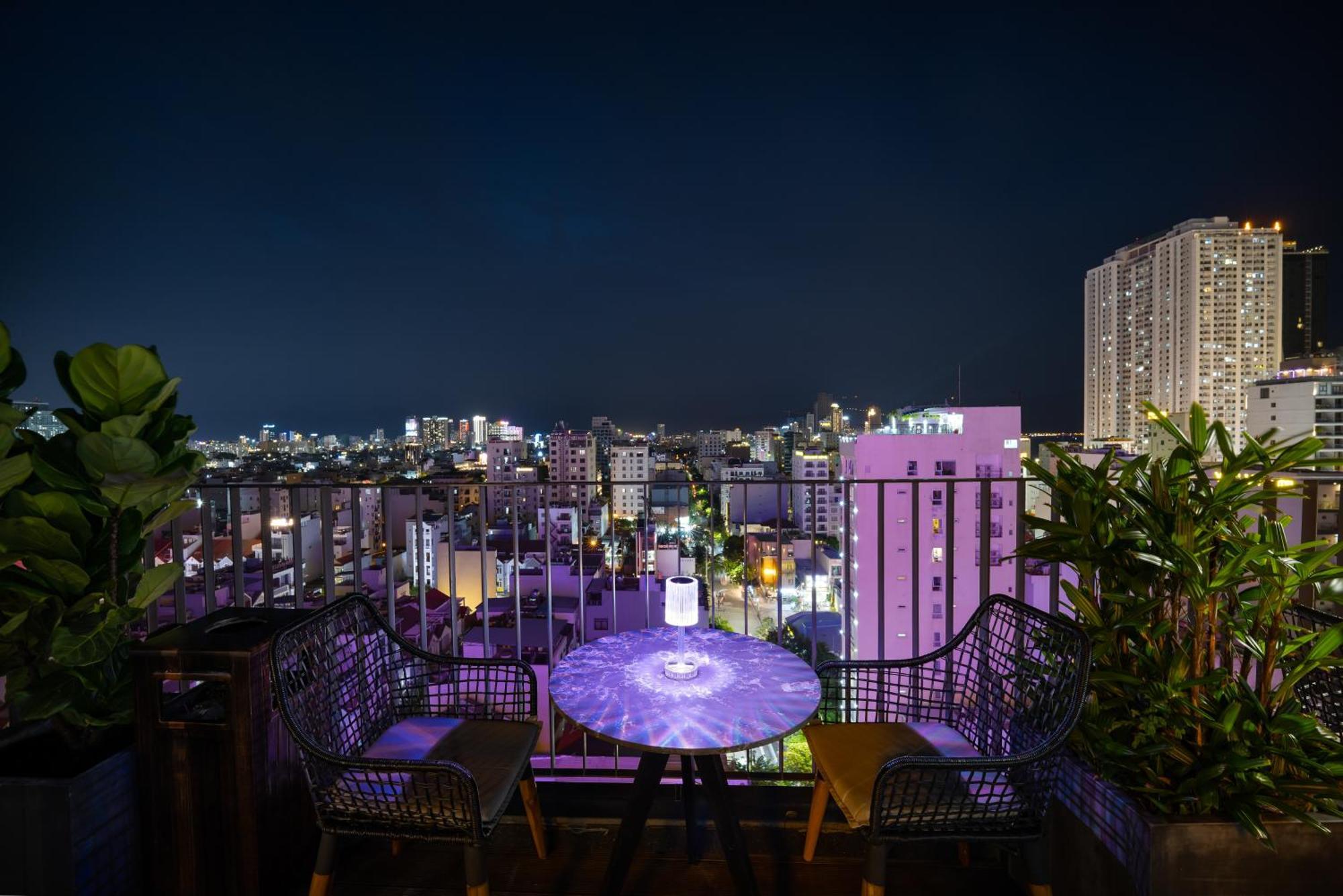 Golden Lotus Grand Da Nang - Panoramic Rooftop Bar & Daily Afternoon Tea Exterior photo
