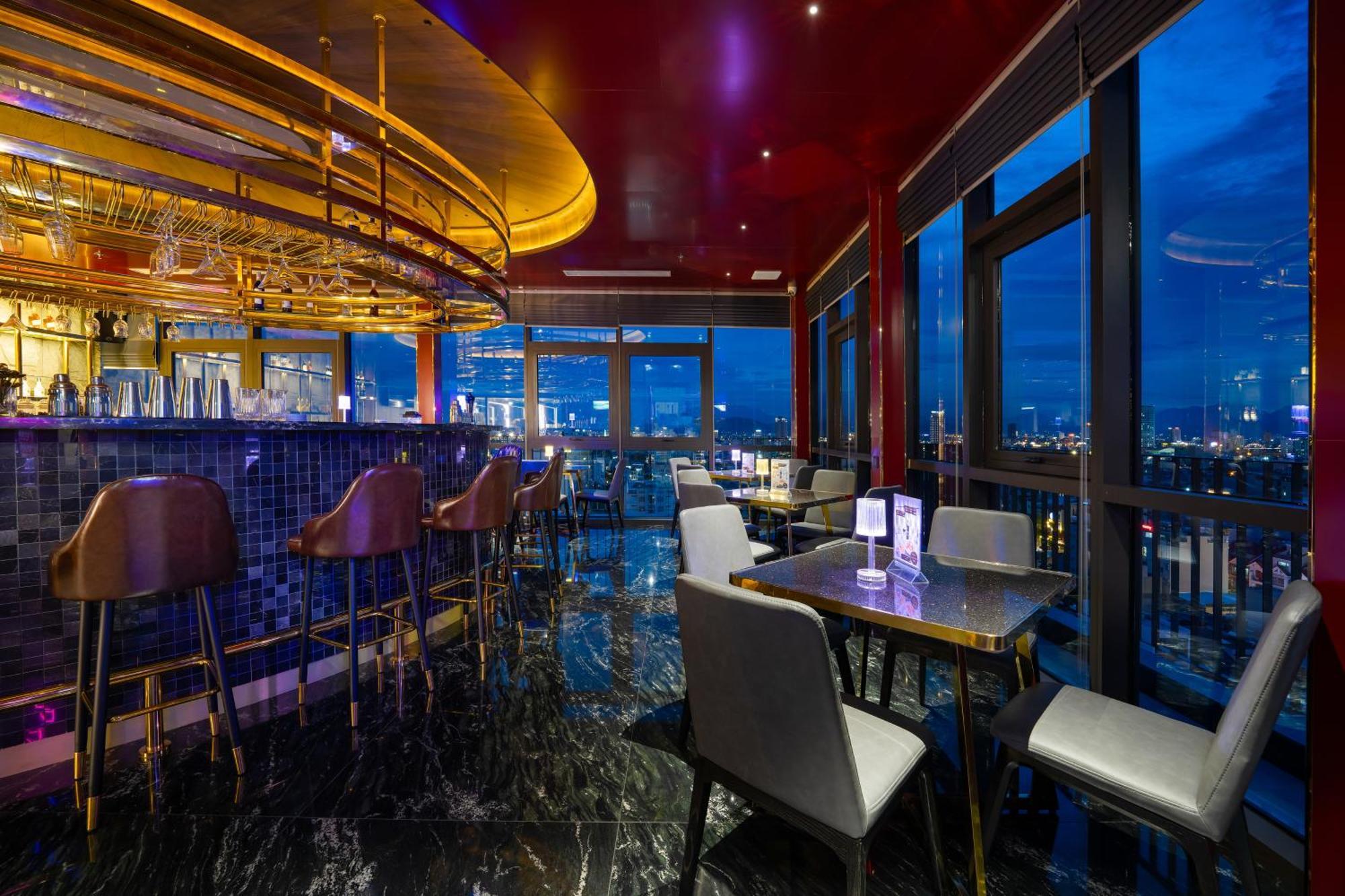 Golden Lotus Grand Da Nang - Panoramic Rooftop Bar & Daily Afternoon Tea Exterior photo