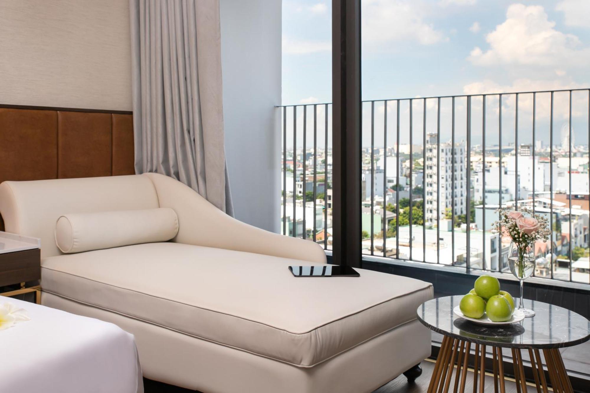 Golden Lotus Grand Da Nang - Panoramic Rooftop Bar & Daily Afternoon Tea Exterior photo
